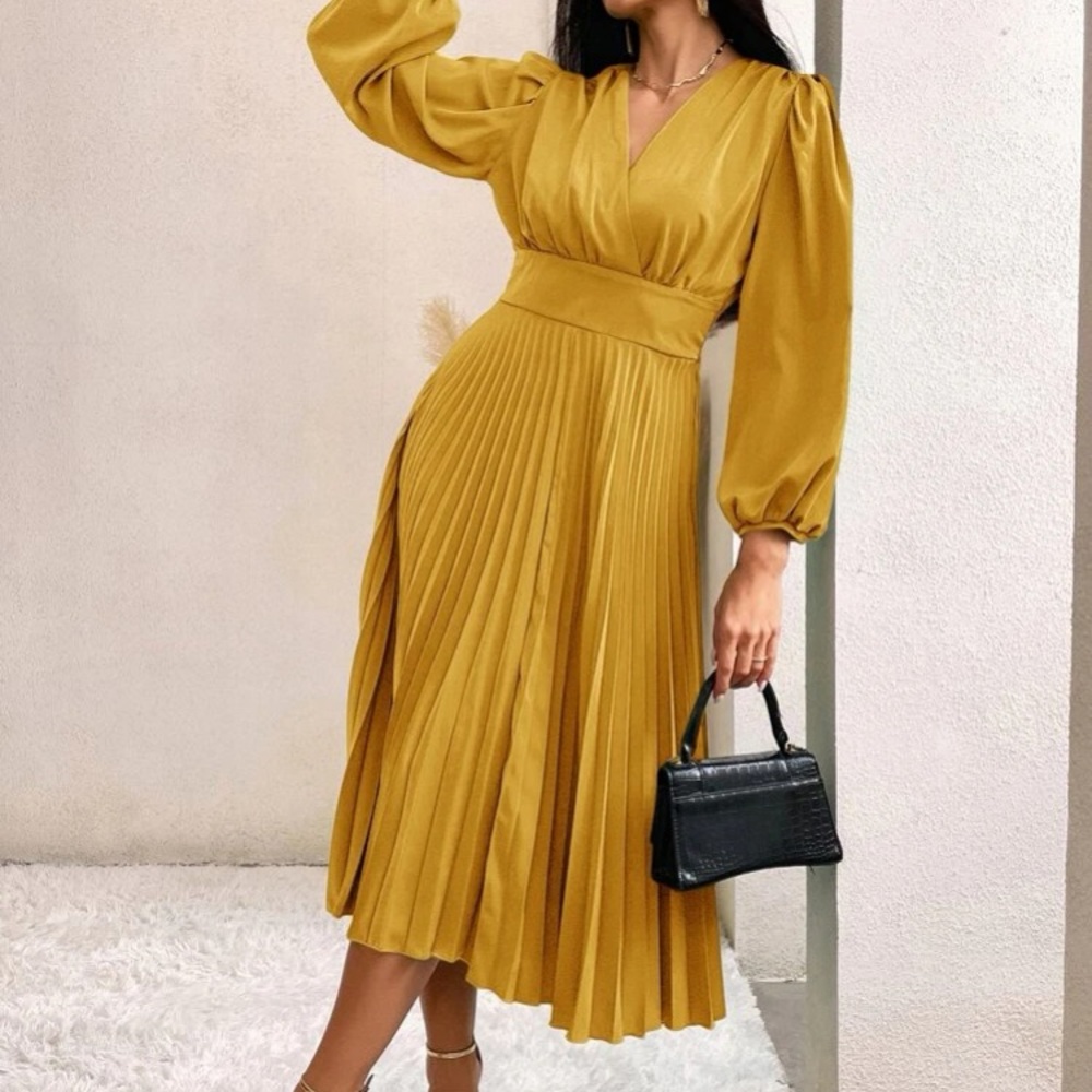 Luxe lantern sleeve pleated dress - Picture 8 of 16